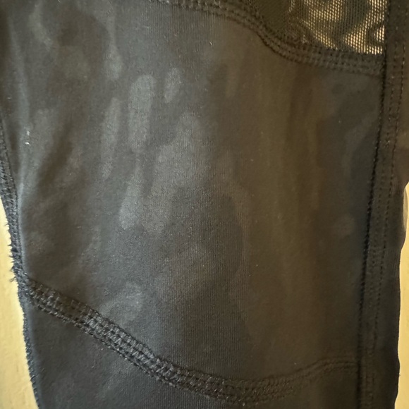 Lululemon crops - Picture 3 of 3